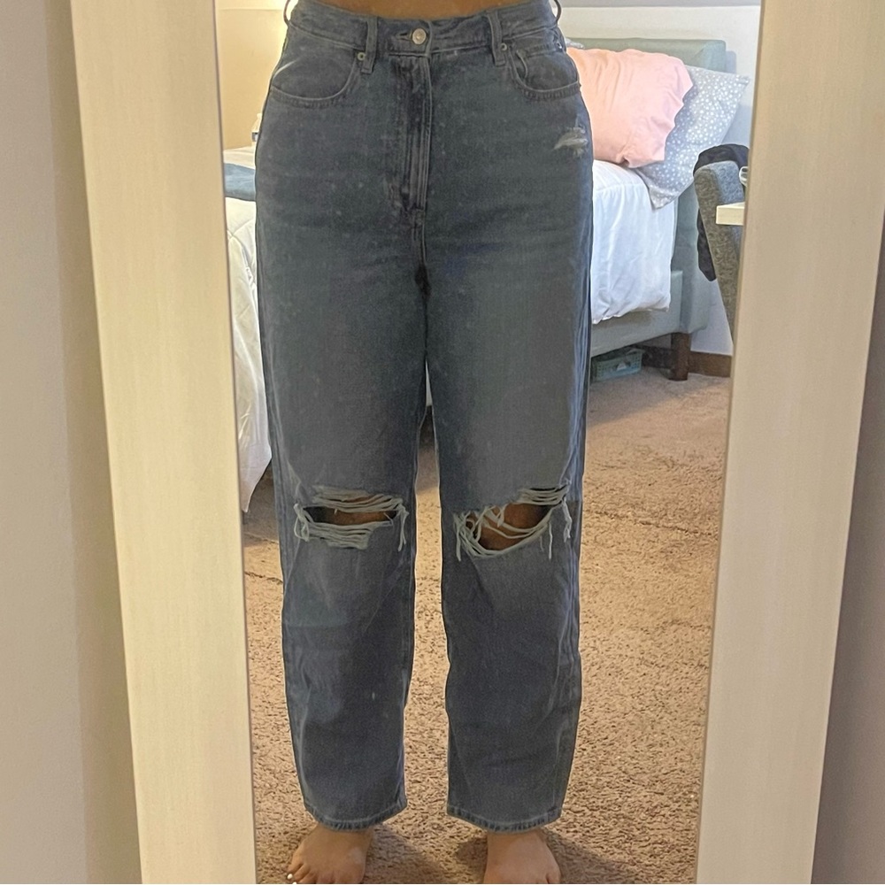 American Eagle Straight Leg Distressed Jeans